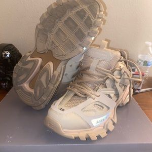 Prime condition can fit a US 7 a US 8 will be snug